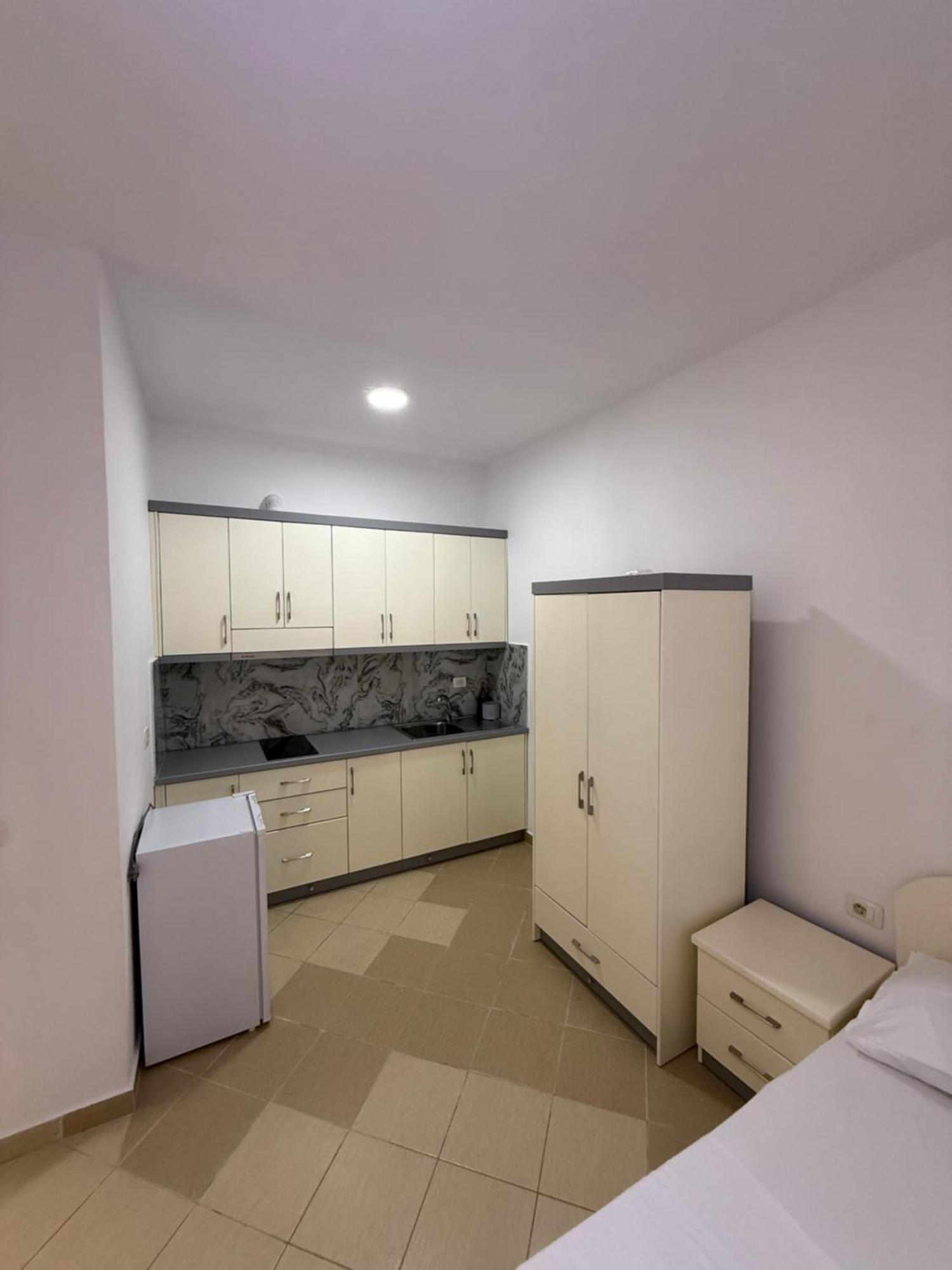 Amar Apartments Sarandë Exterior foto