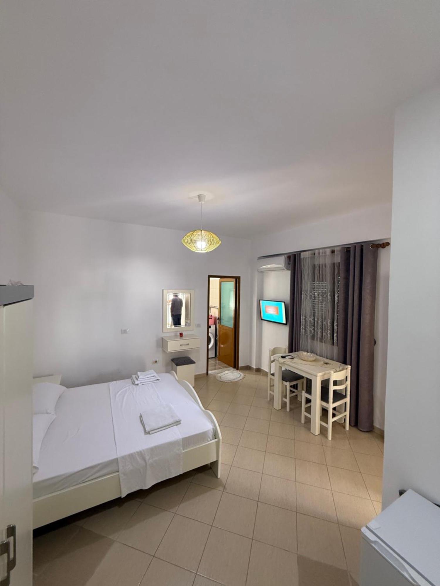Amar Apartments Sarandë Exterior foto